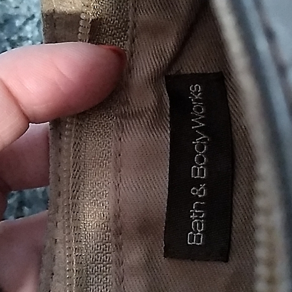 Bath & Body Works Faux Fur Clutch Wristlet. NWOT - Picture 8 of 9